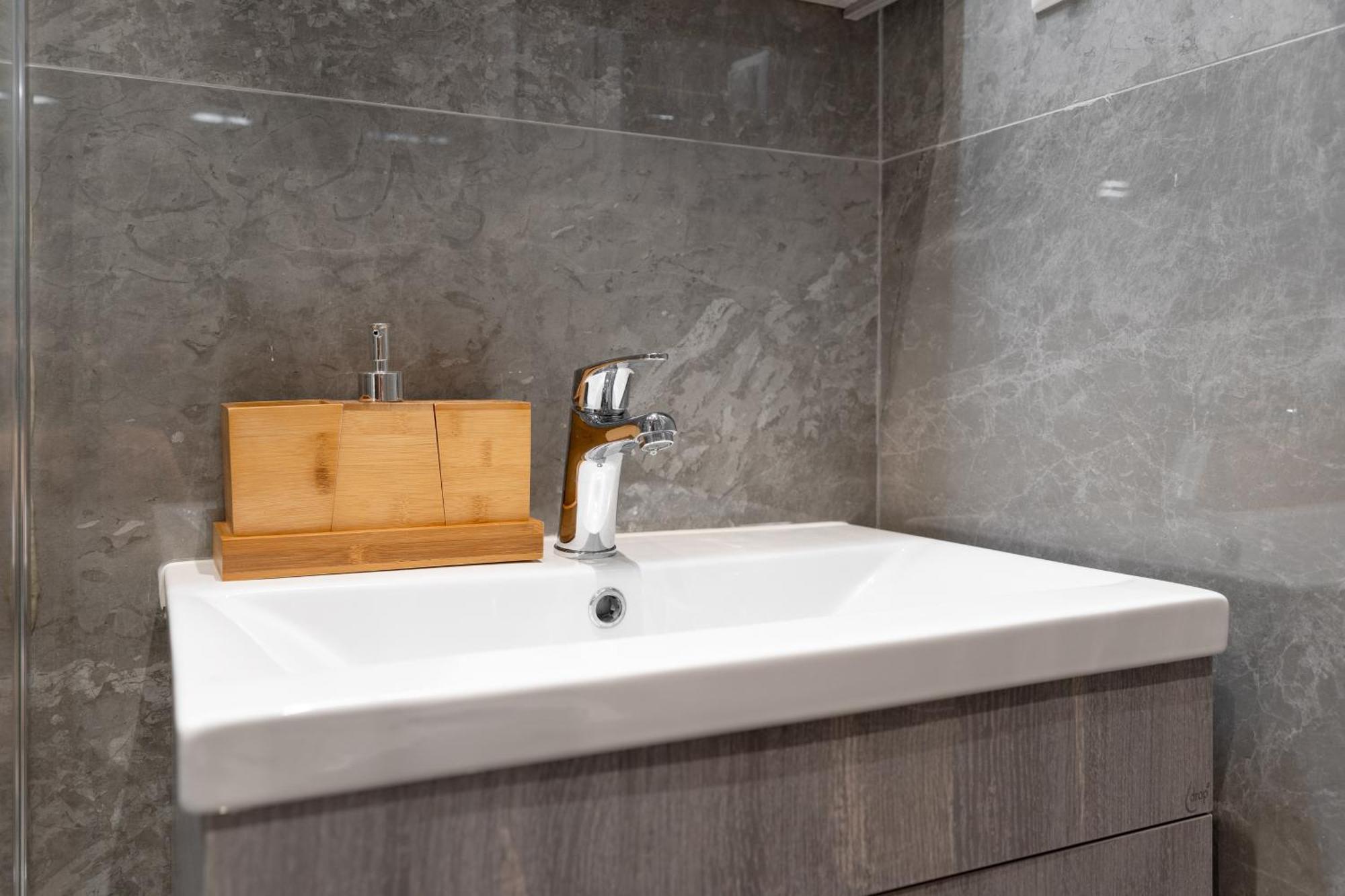 Cosy 2Br Apartment Next To Bars & Restaurants Atenas Exterior foto